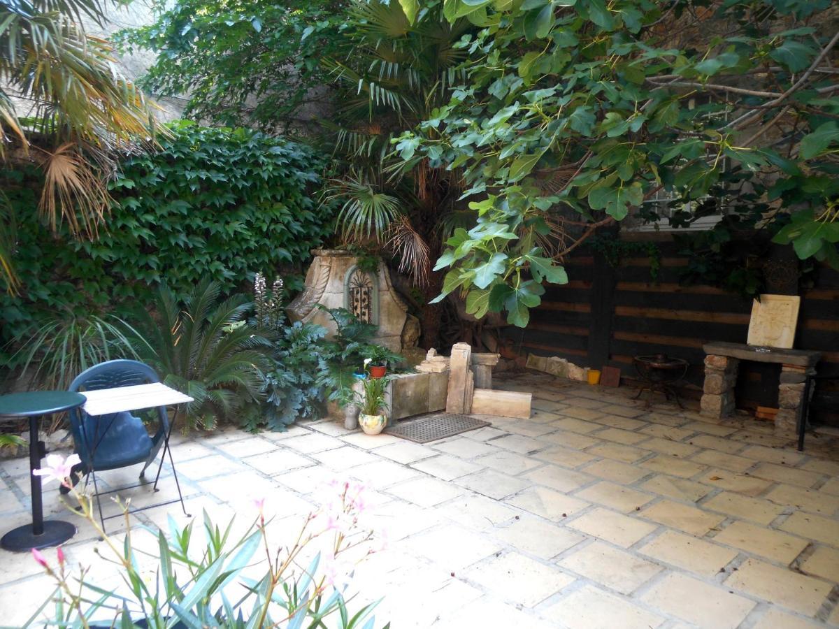 Logis De La Meschaussee, Dans Donjon Du Xie Siecle Canet  외부 사진